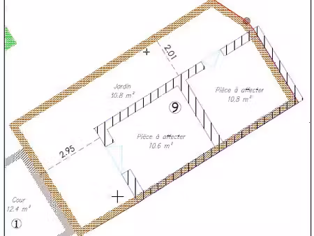 bâtiment à aménager + jardinet