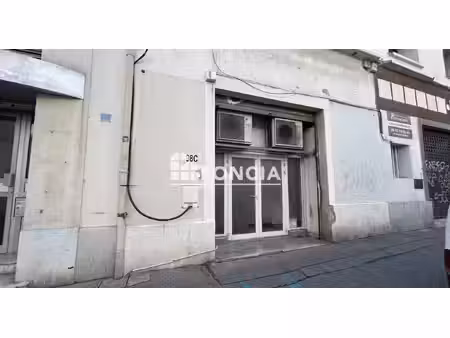 local commercial à louer