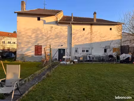 maison individuelle jardin garage