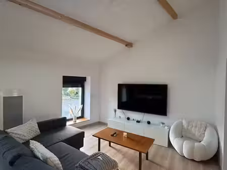 très beau f2 secourt
