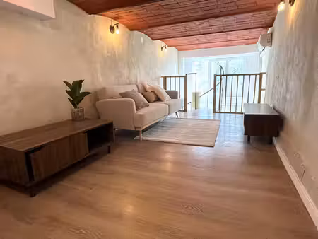 location appartement t2 rénové en triplex avec balcon climatisation et rangement entrée de