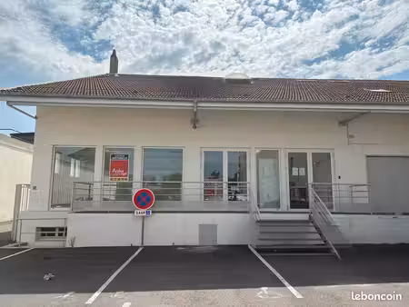 bureaux 617 m²