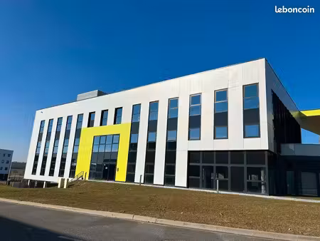 bureaux 329 m²