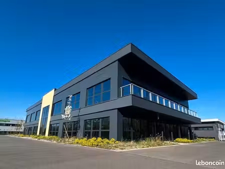 bureaux 277 m²