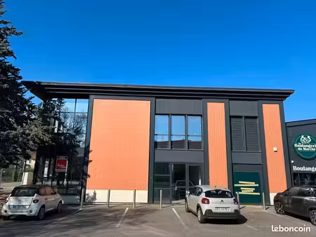 bureaux 231 m²