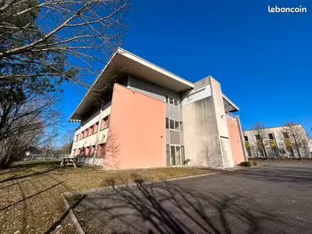 bureaux 1 249 m²