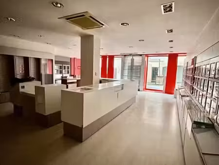 local commercial 99 m²
