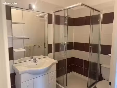 ? - apparemment t2 - 42 m2 avec balcon