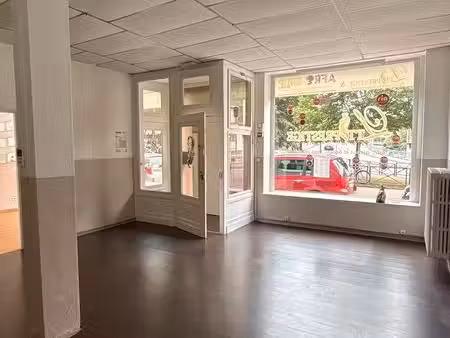 local commercial 82 m²