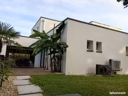 maison avec piscine intérieur_st guen