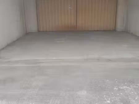 à louer – hangar / local de stockage 33 m² – limerzel 250 ttc / mois