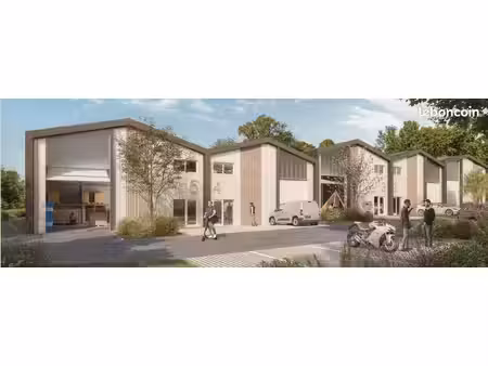 local d'activité 2 767 m²