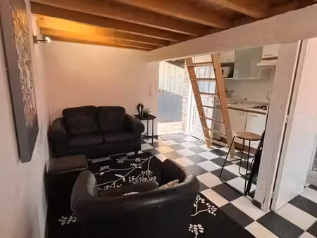 apparemment meublé à louer