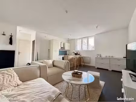 à vendre – t2 de 46 m² avec place de parking - faches-thumesnil