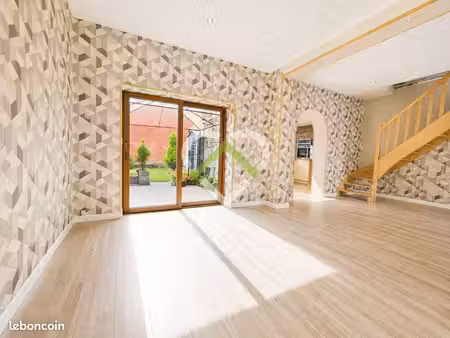 maison 6 pièces 145 m²