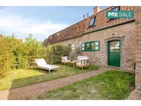 een gerenoveerd meesterwerk in hartje hansbeke