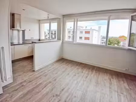 location appartement 1 pièce  36.05m²  suresnes