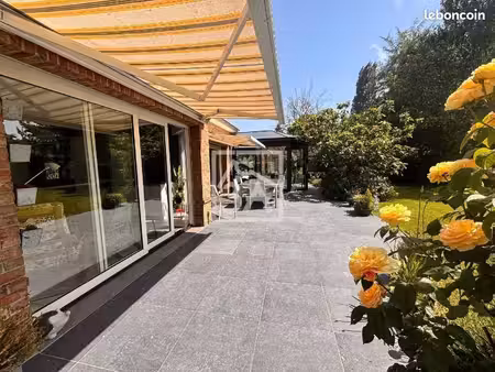 maison 11 pièces 217 m²