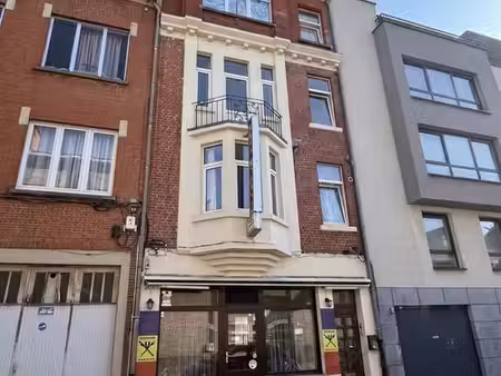 immeuble de rapport 1 commerce et 3 appartements reconnus !!