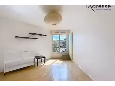 vente appartement 1 pièce  23.00m²  suresnes