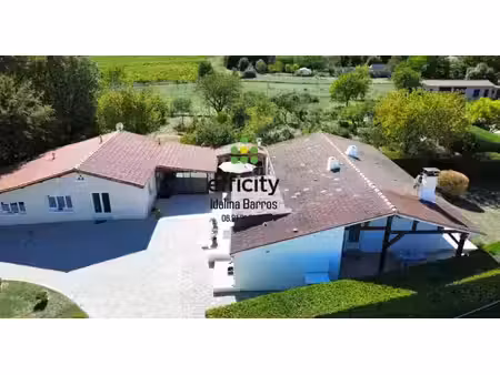 vente maison 8 pièces 216 m² à fleac (16730)  440 000 €