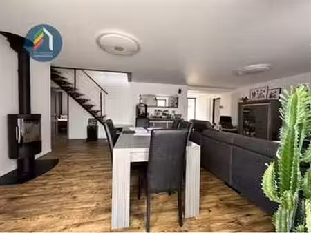 vente maison à saint-martin-des-tilleuls (85130) : à vendre / 171m² saint-martin-des-tille