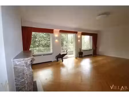 elegance et serenite au coeur du vert-chasseur