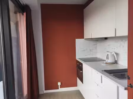 magnifique studio avec balcon vue sur le beffroi de mons