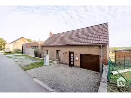 charmante maison quatre façades avec jardin et vue dégagée