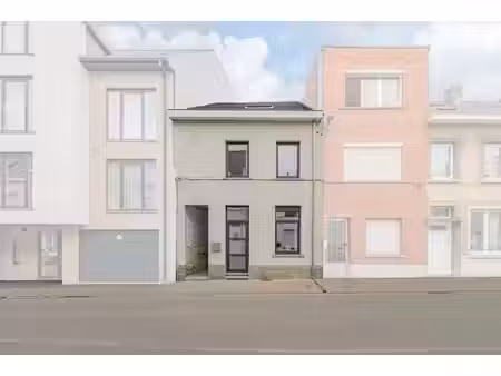 maison rénovée avec 2 chambres  prête à être emménagée