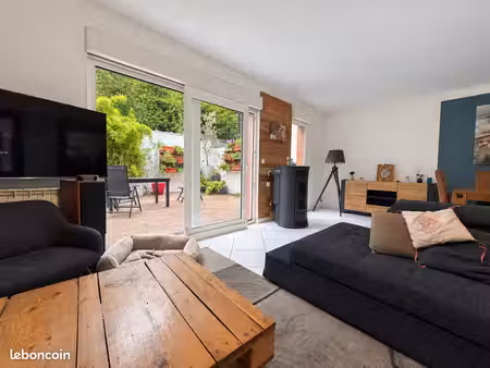 maison 6 pièces 141 m²