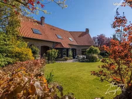 villa 9 pièces 208 m²