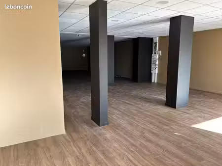local commercial 160 m² douai