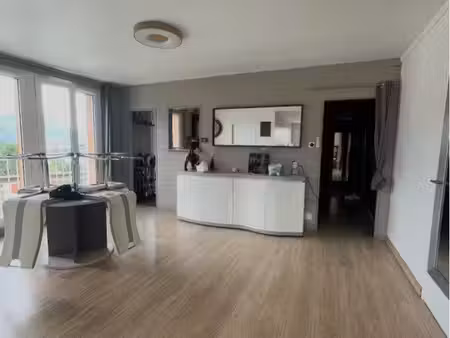 t3 62 m² avec balcon – saint-égrève – vue dégagée