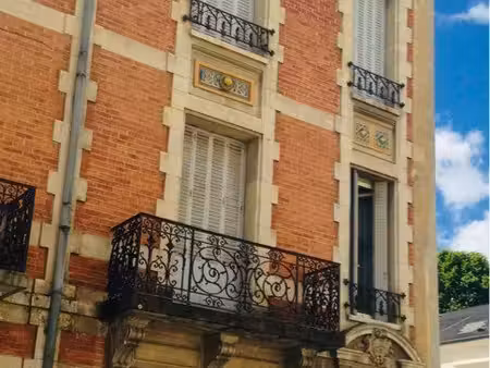 location f2