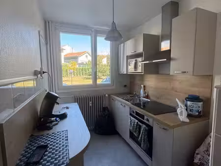 f2 location