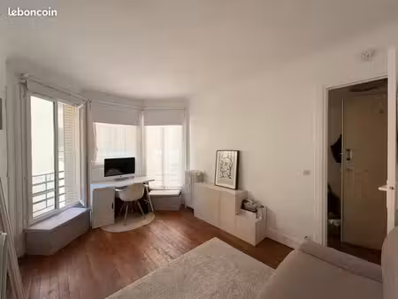 studio quartier latin lumineux calme chauffage/eau inculs