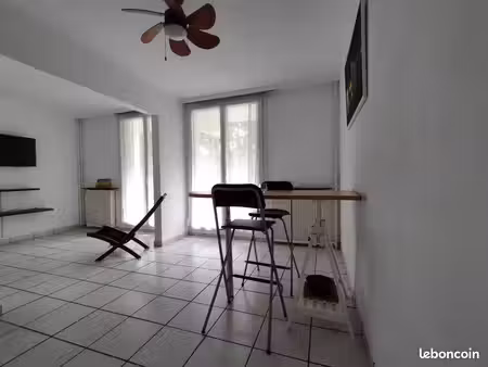 t2 vénissieux dans copropriété fermé