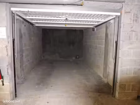 box ou garage fermé