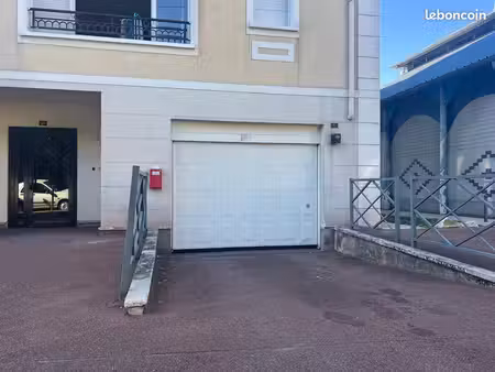 parking/box 10 m² les pavillons-sous-bois