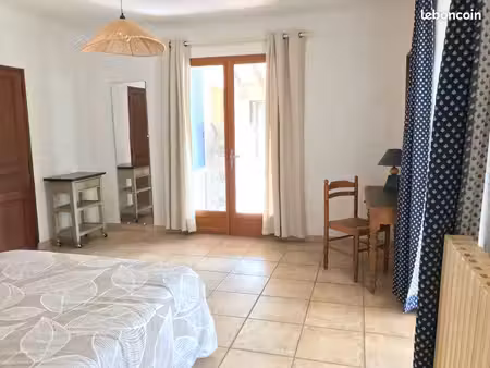 maison à la campagne de raphele les arles