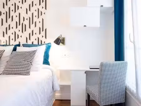 a louer à louer-durée indéterminée appartement t2 meublé de 35 m2 libre de suite