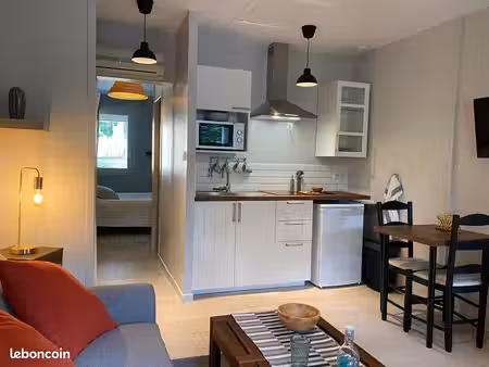 location t2 meuble avec parking et jardin