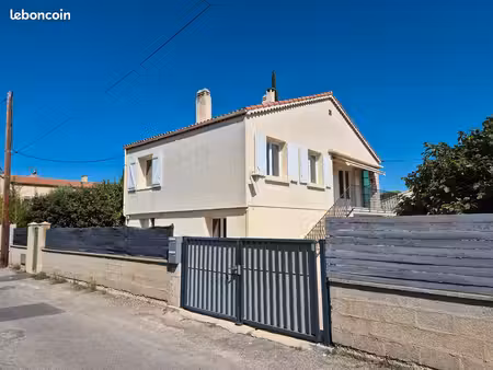 à louer – pélissanne - appartement t4  74 m² avec balcon et jardin - exposition plein sud