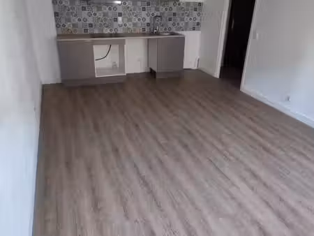 loue appartement f3 centre ville de prades