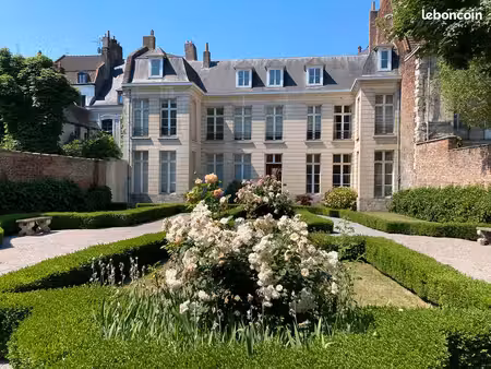 deux pièces dans résidence avec restaurant dans le vieux-lille