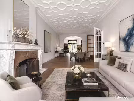 maison 7 pièces 226 m²