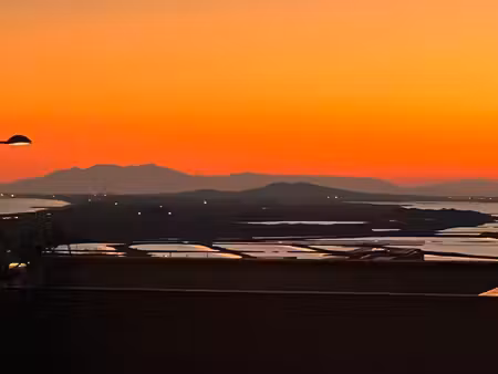 les marches du soleil vue panoramique sur la mer et l'étang de thau