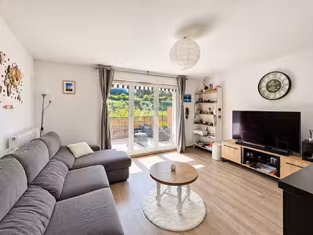 coup de coeur ! appartement situé à villenoy  à 5 minutes à pieds de la gare de meaux  3 p