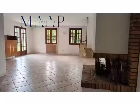 maison 4 chambres 130m²  terrain 1300m²  garage